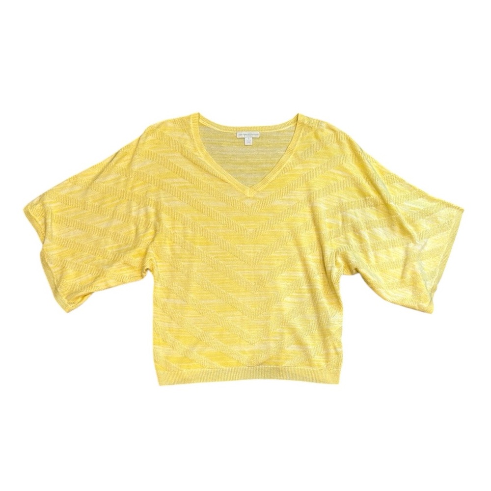 NY & Company | EUC V-Neck Women's Top with Flowy Sleeves